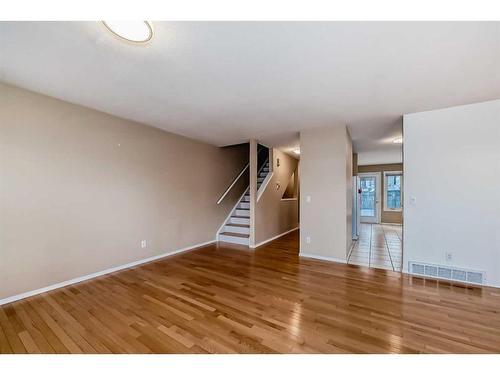 133 38 Avenue Sw, Calgary, AB - Indoor Photo Showing Other Room