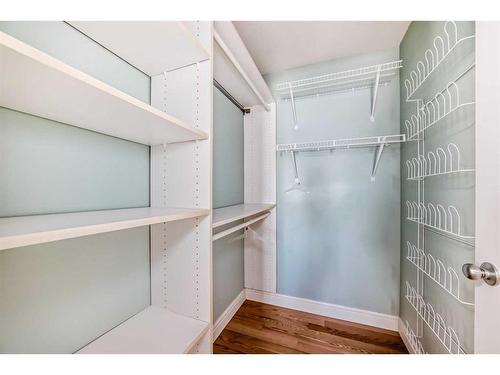 133 38 Avenue Sw, Calgary, AB - Indoor With Storage