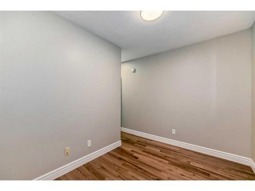 133 38 Avenue Sw, Calgary, AB - Indoor Photo Showing Other Room