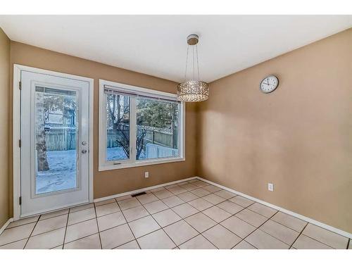 133 38 Avenue Sw, Calgary, AB - Indoor Photo Showing Other Room