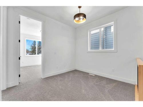 3535 40 Street Sw, Calgary, AB - Indoor Photo Showing Other Room