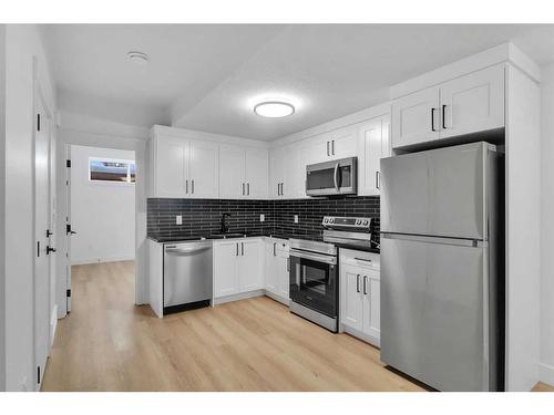 3535 40 Street Sw, Calgary, AB - Indoor Photo Showing Kitchen With Stainless Steel Kitchen