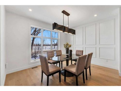 3535 40 Street Sw, Calgary, AB - Indoor Photo Showing Dining Room