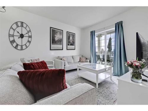 4306-5605 Henwood Street Sw, Calgary, AB - Indoor Photo Showing Living Room