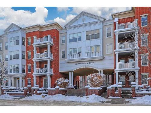 4306-5605 Henwood Street Sw, Calgary, AB - Outdoor With Balcony With Facade