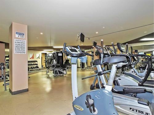 4306-5605 Henwood Street Sw, Calgary, AB - Indoor Photo Showing Gym Room