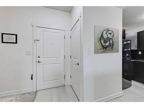 4306-5605 Henwood Street Sw, Calgary, AB - Indoor Photo Showing Other Room