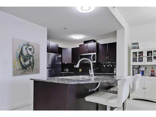 4306-5605 Henwood Street Sw, Calgary, AB - Indoor Photo Showing Kitchen