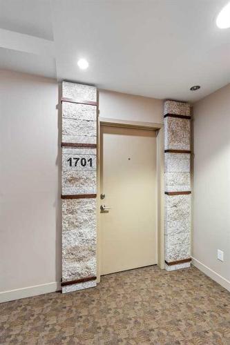 1701-8880 Horton Road Sw, Calgary, AB - Indoor Photo Showing Other Room