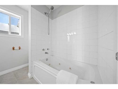 449 Country Hills Place Nw, Calgary, AB - Indoor Photo Showing Bathroom