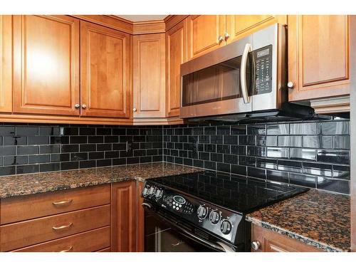 604-920 5 Avenue Sw, Calgary, AB - Indoor Photo Showing Kitchen