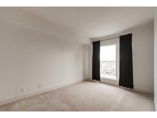 604-920 5 Avenue Sw, Calgary, AB - Indoor Photo Showing Other Room