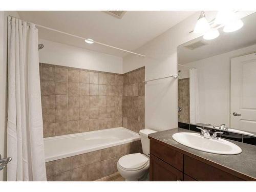 604-920 5 Avenue Sw, Calgary, AB - Indoor Photo Showing Bathroom