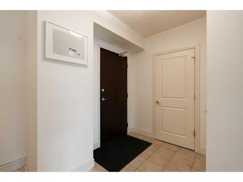 604-920 5 Avenue Sw, Calgary, AB - Indoor Photo Showing Other Room