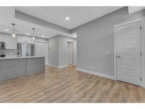 81-230 Seton Passage Se, Calgary, AB - Indoor Photo Showing Kitchen