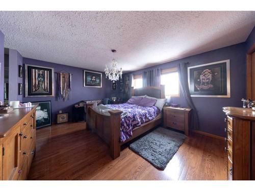 3801 57A Avenue, Lloydminster, AB - Indoor Photo Showing Bedroom