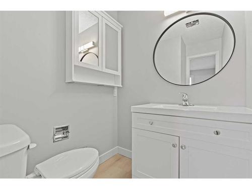 315 Woodridge Place Sw, Calgary, AB - Indoor Photo Showing Bathroom