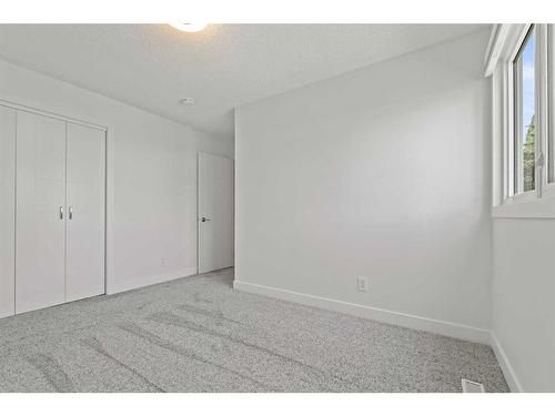 315 Woodridge Place Sw, Calgary, AB - Indoor Photo Showing Other Room