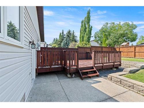 315 Woodridge Place Sw, Calgary, AB - Outdoor