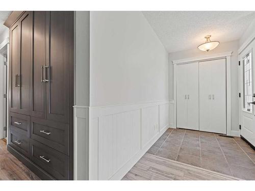 315 Woodridge Place Sw, Calgary, AB - Indoor Photo Showing Other Room