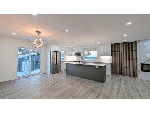 219 Midlawn Close Se, Calgary, AB - Indoor