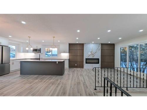 219 Midlawn Close Se, Calgary, AB - Indoor Photo Showing Kitchen With Upgraded Kitchen