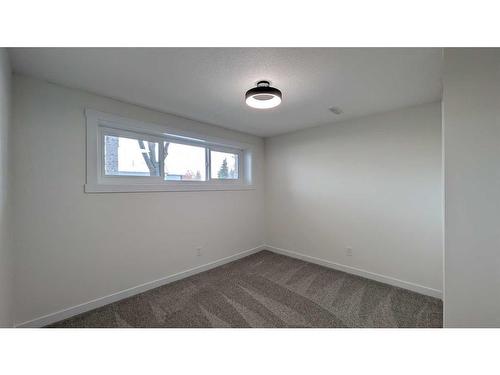 219 Midlawn Close Se, Calgary, AB - Indoor Photo Showing Other Room