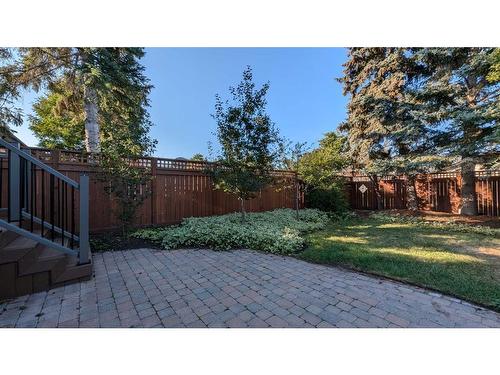 219 Midlawn Close Se, Calgary, AB - Outdoor With Backyard