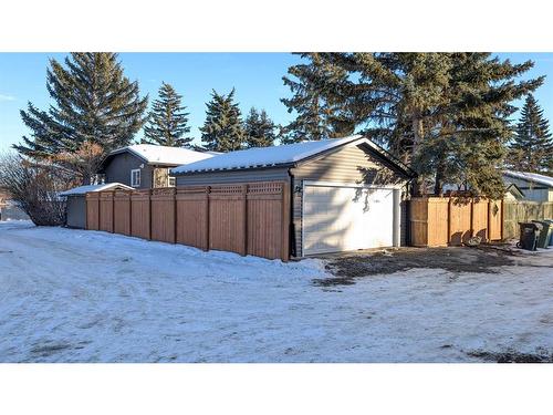 219 Midlawn Close Se, Calgary, AB - Outdoor