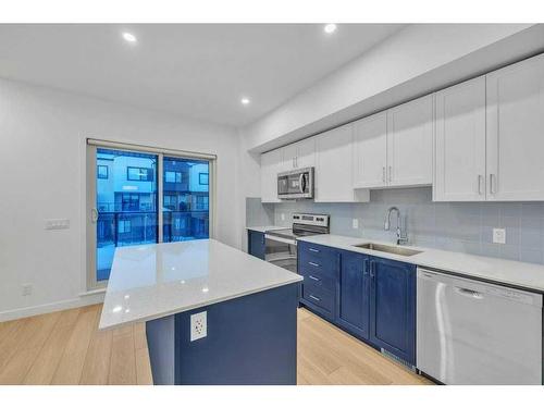 306-8535 19 Avenue Se, Calgary, AB - Indoor Photo Showing Kitchen