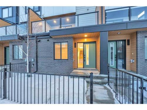 306-8535 19 Avenue Se, Calgary, AB - Outdoor