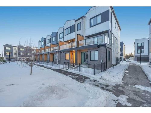 306-8535 19 Avenue Se, Calgary, AB - Outdoor