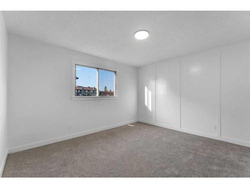 87-2511 38 Street Ne, Calgary, AB - Indoor Photo Showing Other Room