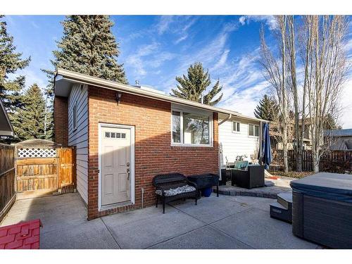 14427 Parkside Drive Se, Calgary, AB - Outdoor