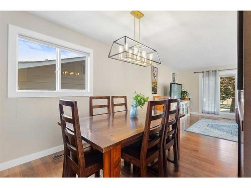 14427 Parkside Drive Se, Calgary, AB - Indoor Photo Showing Dining Room