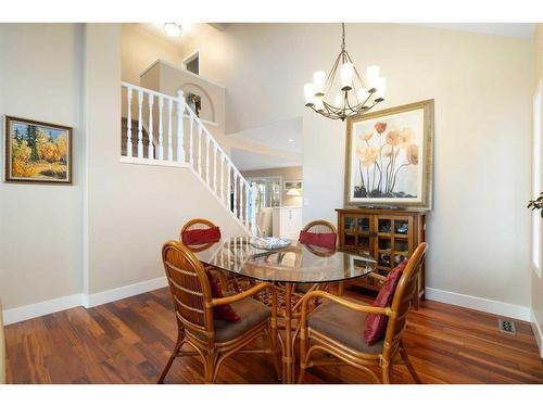 816 Diamond Court Se, Calgary, AB - Indoor Photo Showing Dining Room