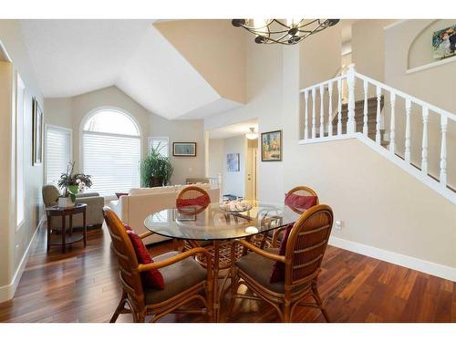 816 Diamond Court Se, Calgary, AB - Indoor Photo Showing Dining Room