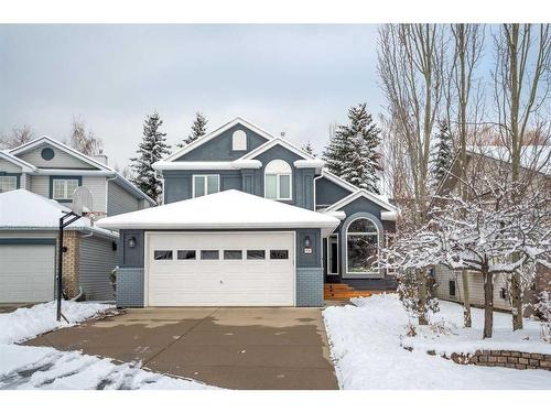 816 Diamond Court Se, Calgary, AB - Outdoor With Facade