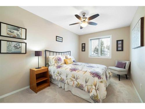 816 Diamond Court Se, Calgary, AB - Indoor Photo Showing Bedroom