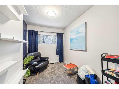 303-2423 56 Street Ne, Calgary, AB - Indoor