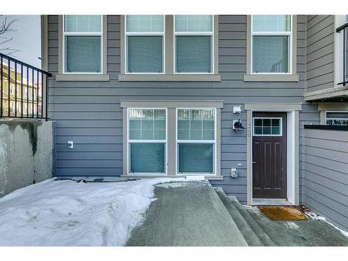 426 Cranbrook Square Se, Calgary, AB - Outdoor