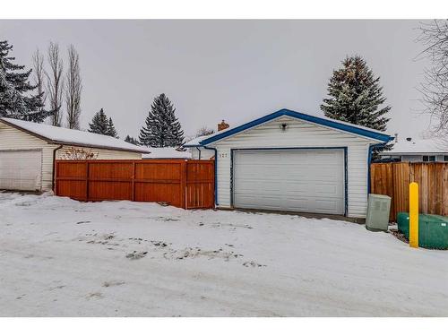 127 Bracewood Road Sw, Calgary, AB - Outdoor