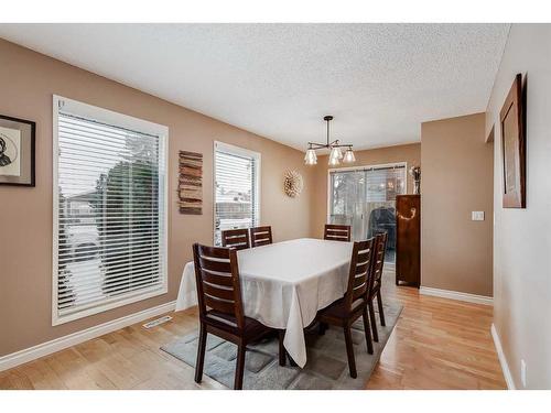 127 Bracewood Road Sw, Calgary, AB - Indoor Photo Showing Dining Room