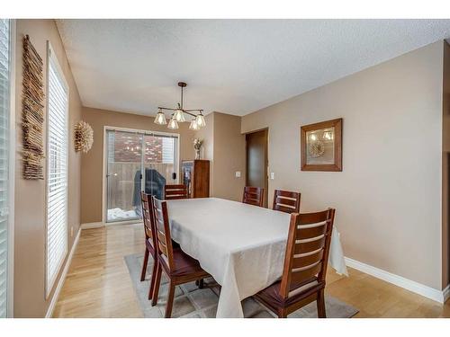 127 Bracewood Road Sw, Calgary, AB - Indoor Photo Showing Dining Room