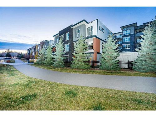 2403-95 Burma Star Road Sw, Calgary, AB - Outdoor With Facade