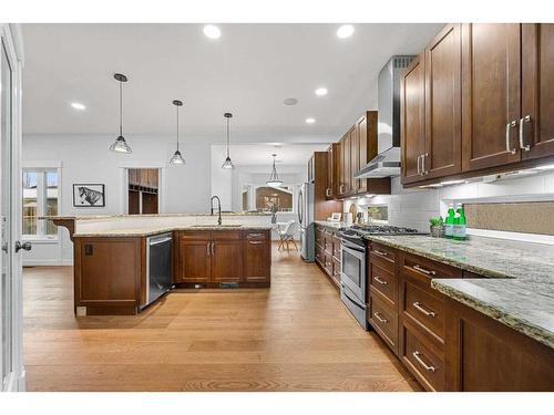 2035 37 Avenue Sw, Calgary, AB - Indoor Photo Showing Kitchen With Upgraded Kitchen