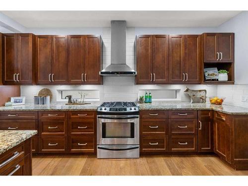 2035 37 Avenue Sw, Calgary, AB - Indoor Photo Showing Kitchen