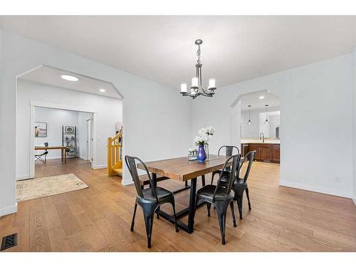 2035 37 Avenue Sw, Calgary, AB - Indoor Photo Showing Dining Room