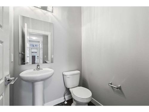 109 Skyview Parade Ne, Calgary, AB - Indoor Photo Showing Bathroom