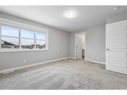 109 Skyview Parade Ne, Calgary, AB - Indoor Photo Showing Other Room